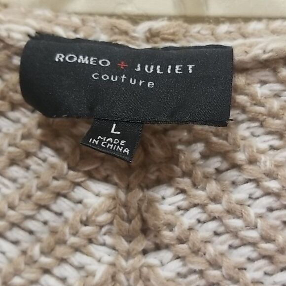 Romeo & Juliet Couture Tan and White Sweater Sz L - Picture 2 of 5